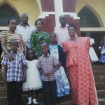 Mh. Prof Tibaijuka(MB) katika picha ya pamoja na Familia mara baada ya ibada ya Christmas kanisa la Kiijuile,wilayani Muleba